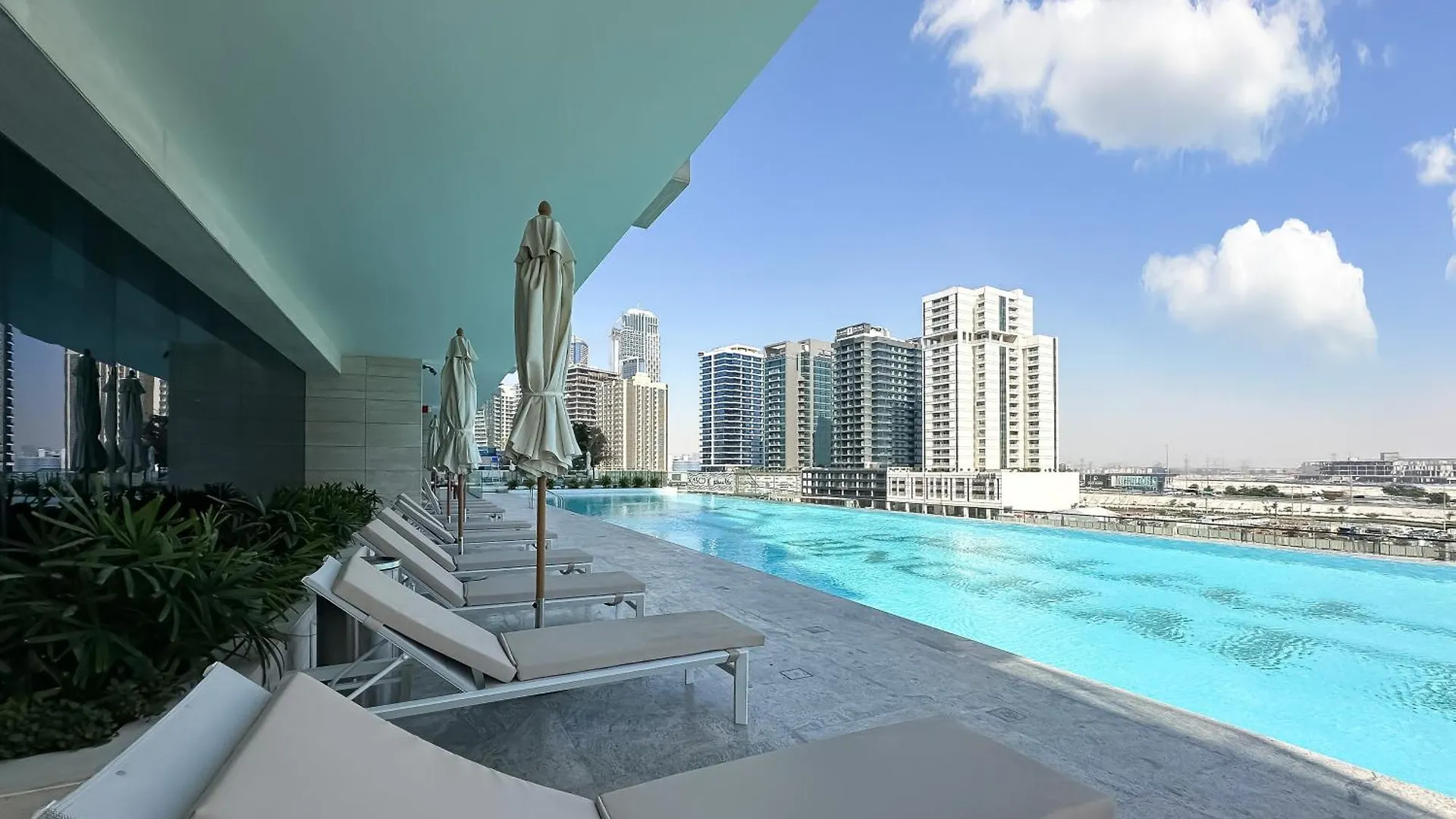 ドバイTrophy Luxe Living In The Heart Of Bbay W Jacuzziアパートメント アパート ドバイ