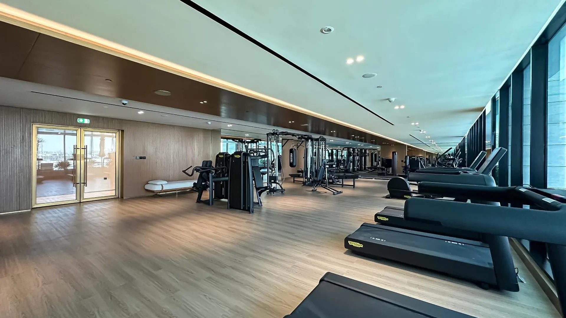 アパート ドバイTrophy Luxe Living In The Heart Of Bbay W Jacuzziアパートメント