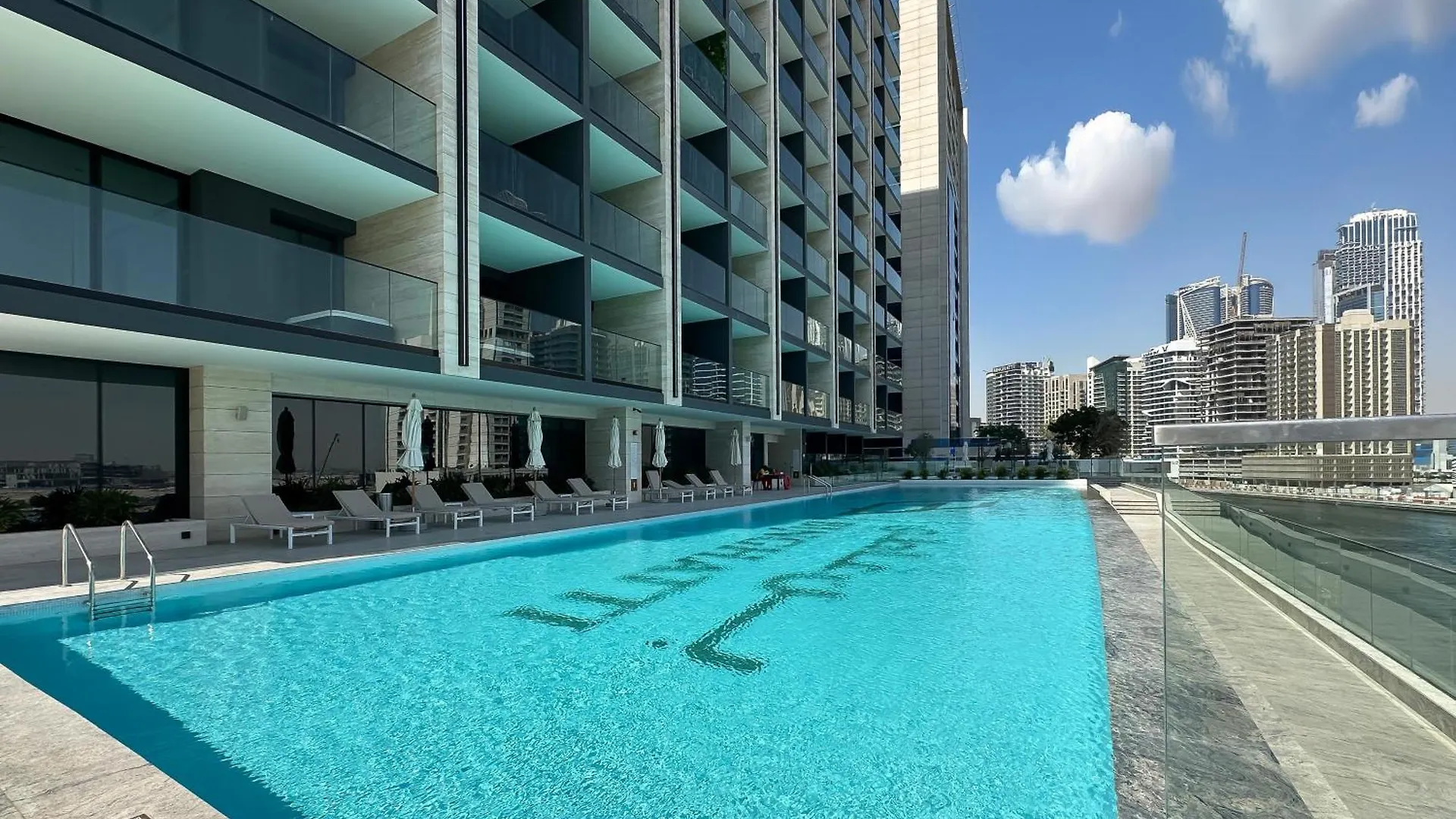 ドバイTrophy Luxe Living In The Heart Of Bbay W Jacuzziアパートメント